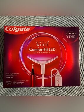 Colgate Optic White ComfortFit LED Teeth Whitening Kit - Red